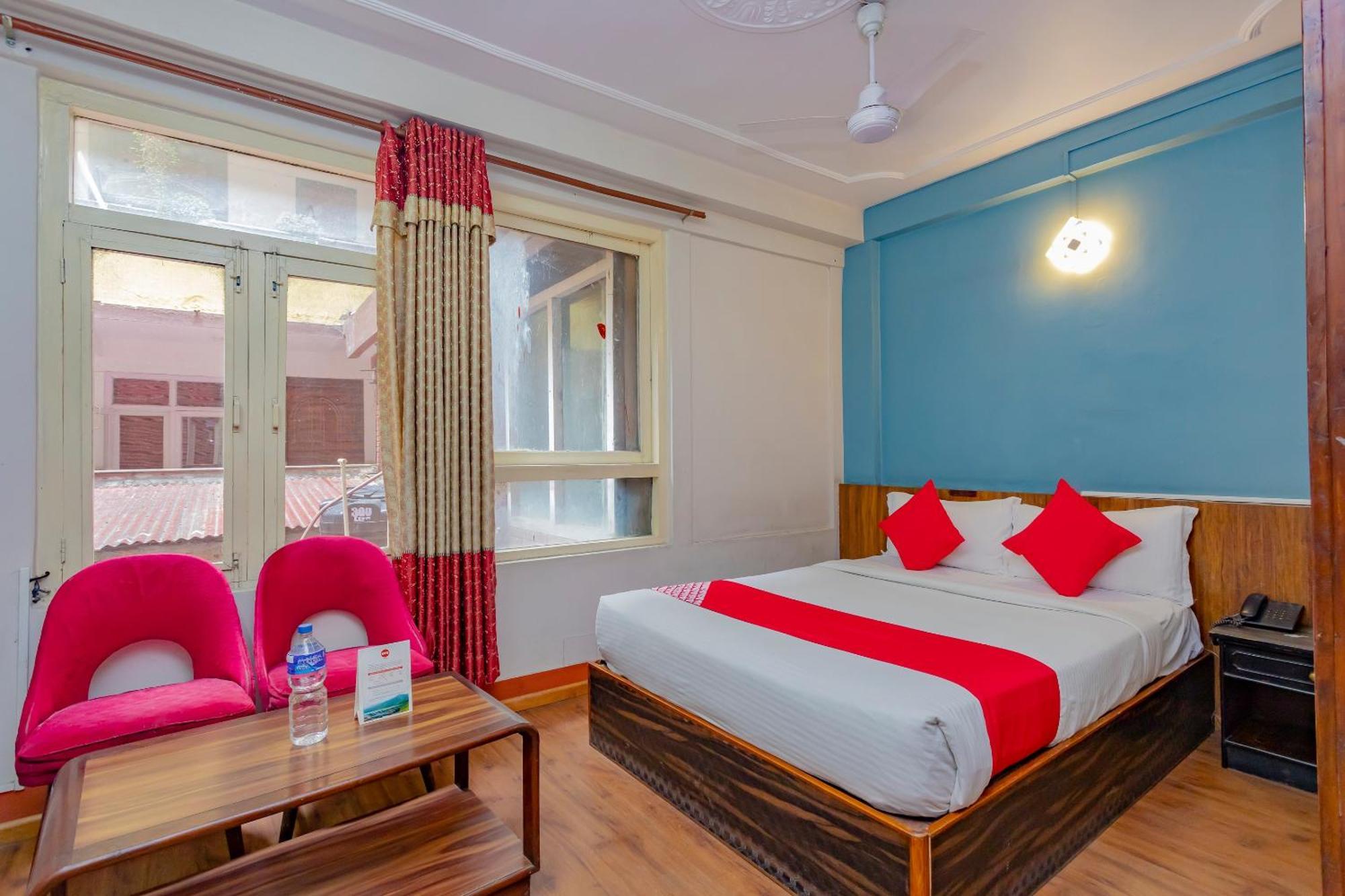 Oyo 795 Hotel Holiday Inn Kathmandu Exterior foto