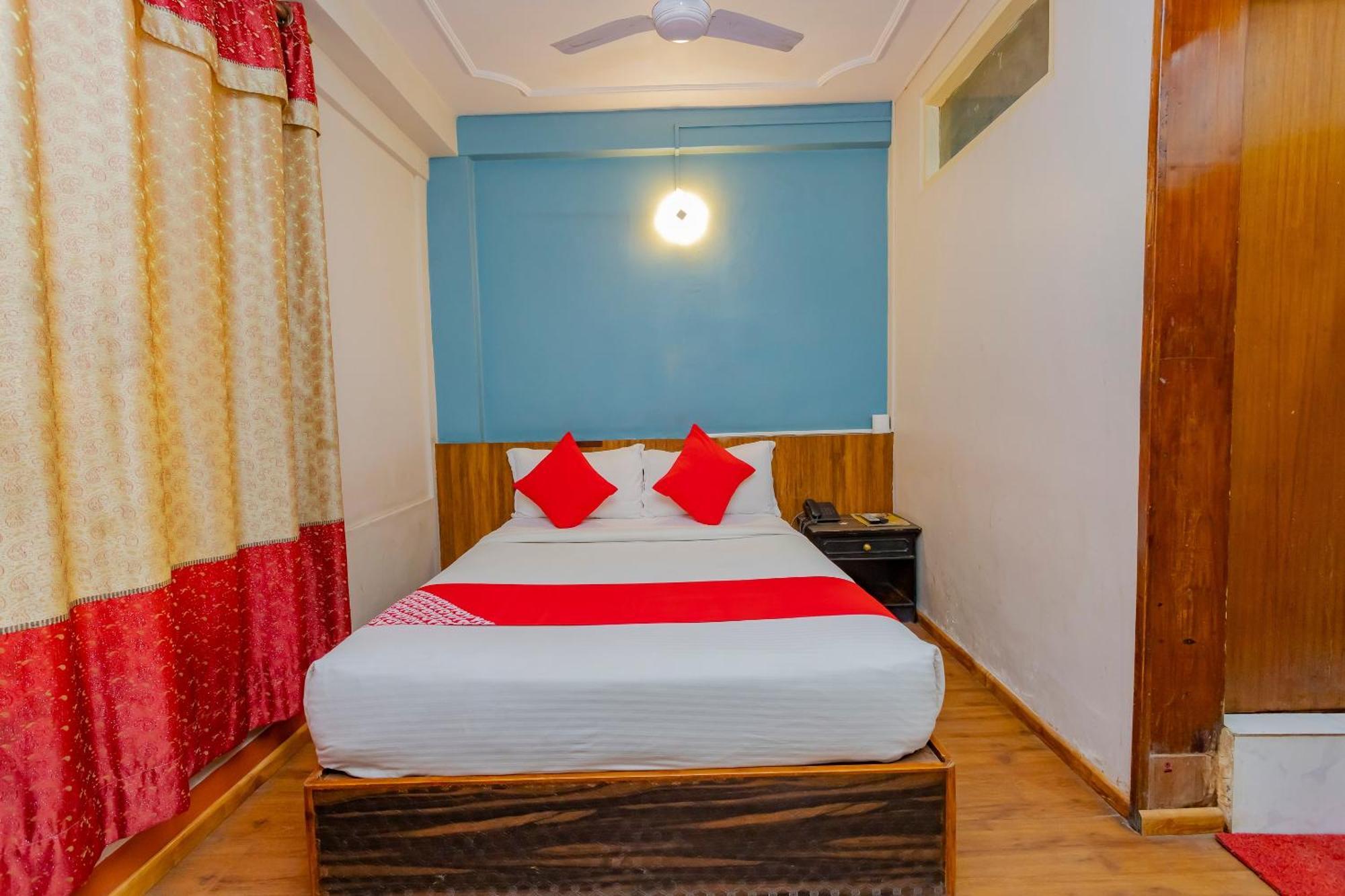 Oyo 795 Hotel Holiday Inn Kathmandu Exterior foto